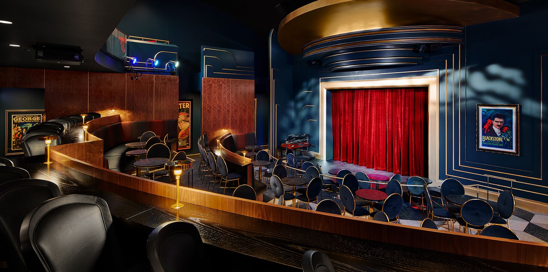 The Chicago Magic Lounge stage